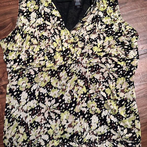Floral Sleeveless Top - Black and Green - Picture 1 of 3